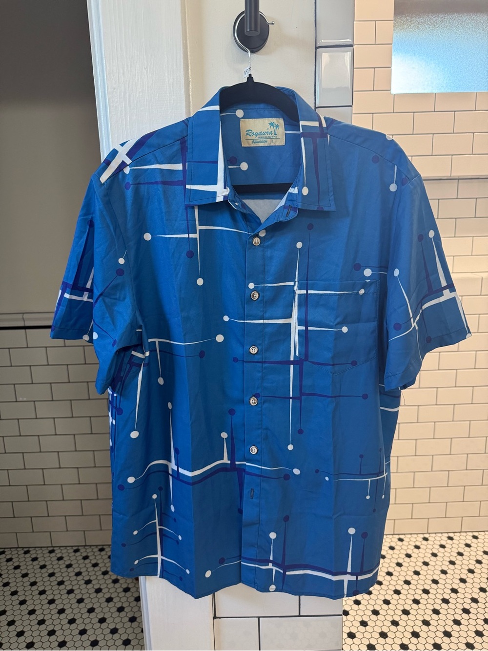 Aura Blue Geometric Dot-Print Short Sleeve Button-Down Shirt